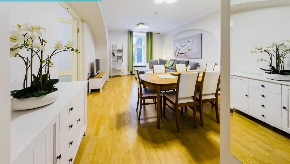 Tallinnhousing Knights And Nobility -3 Bdr Home Esterno foto