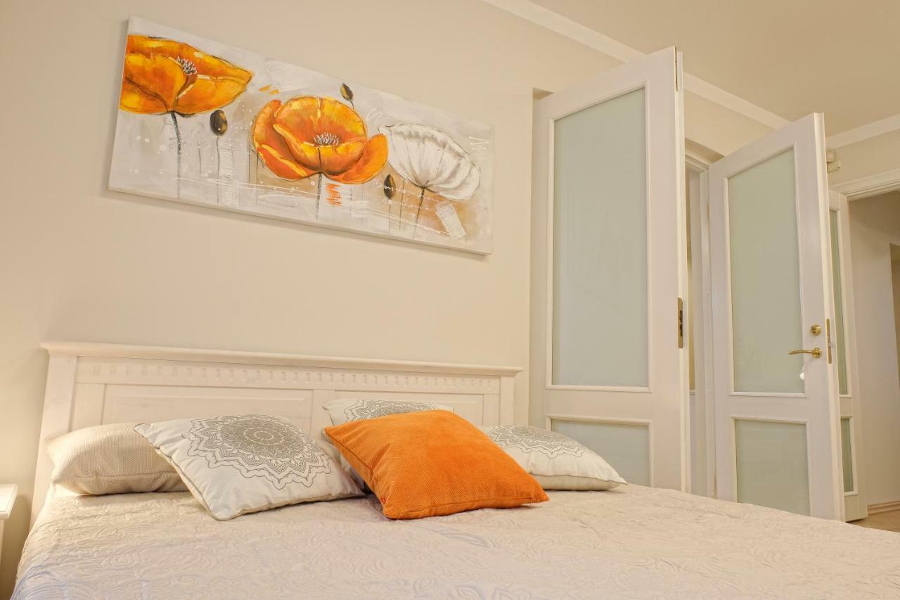 Tallinnhousing Knights And Nobility -3 Bdr Home Esterno foto